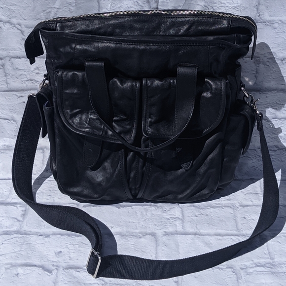 Cole Haan Handbags - Cole Haan Black Leather Laptop Bag with Shoulder Strap